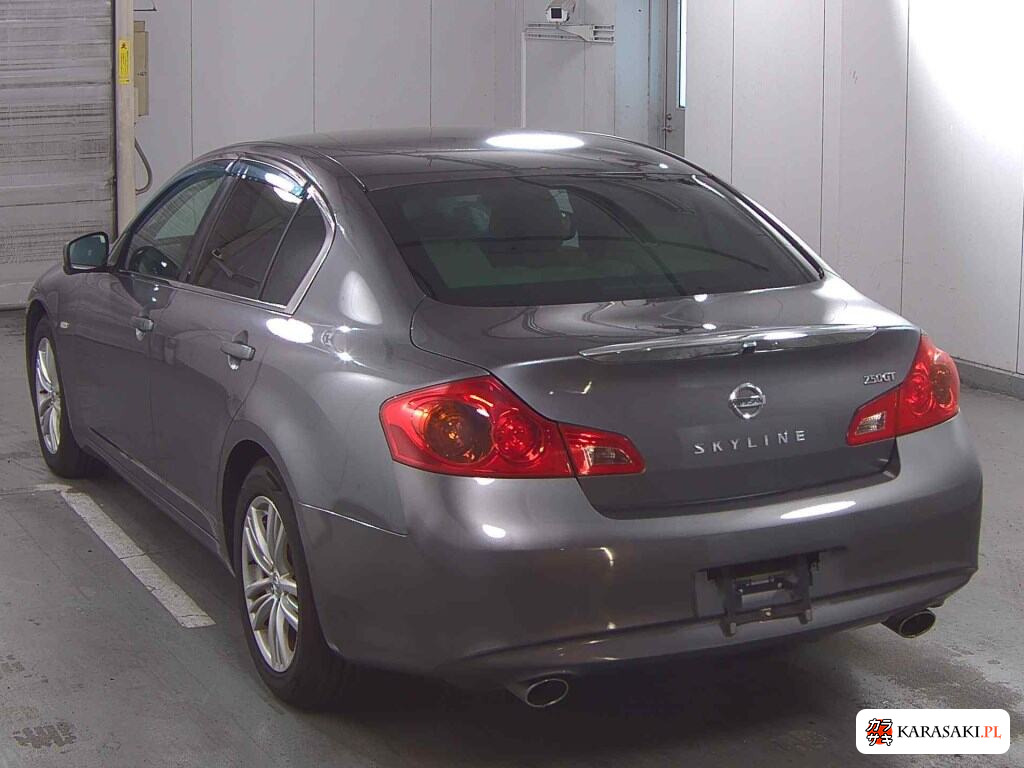 Nissan Skyline 2010 z aukcji japońskiej