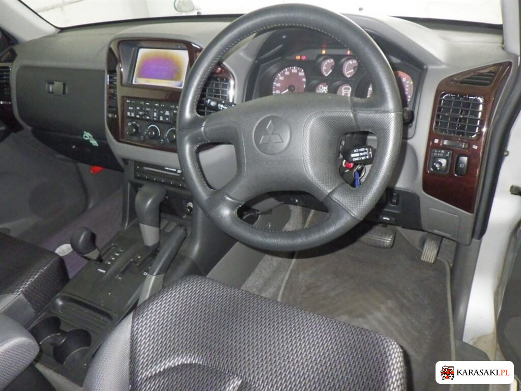 Mitsubishi Pajero 2000 z aukcji japońskiej