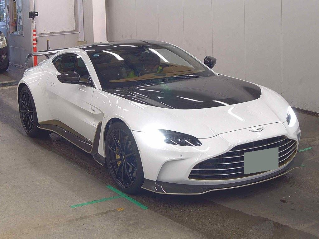 Aston Martin V12 Vantage 2022 z aukcji japońskiej