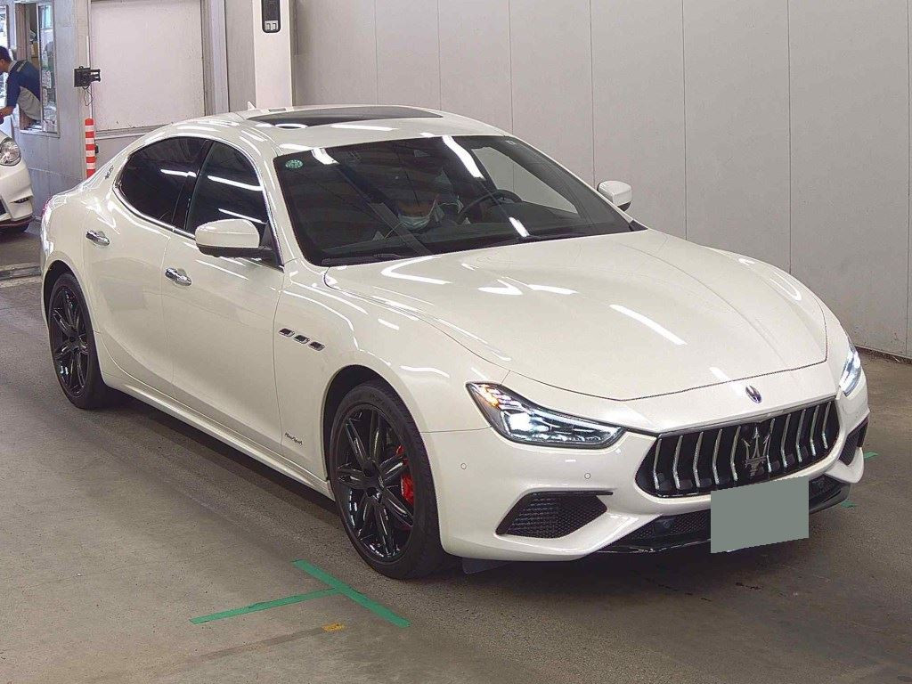 Maserati Ghibli 2021 z aukcji japońskiej