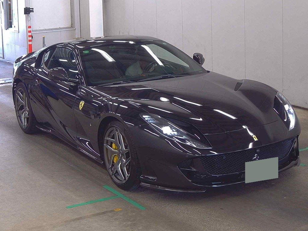 Ferrari 812SUPERFAST 2019 z aukcji japońskiej