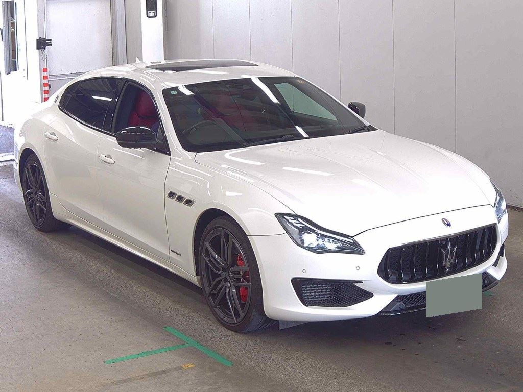 Maserati Quattroporte 2019 z aukcji japońskiej