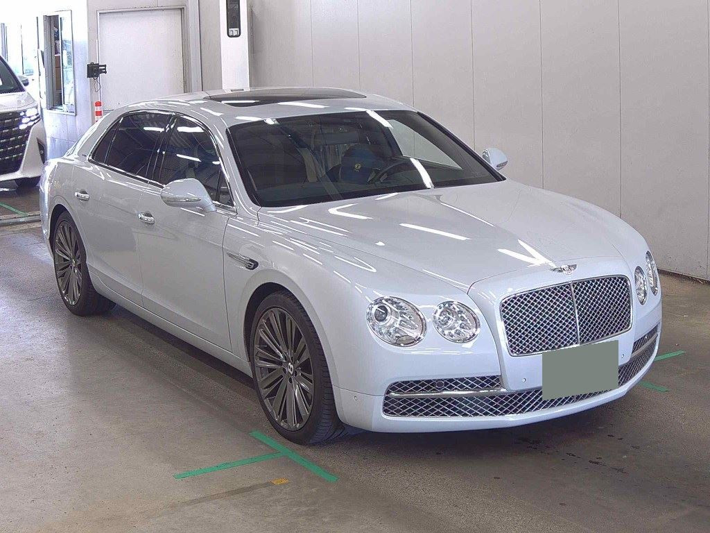 Bentley Flying 2016 z aukcji japońskiej