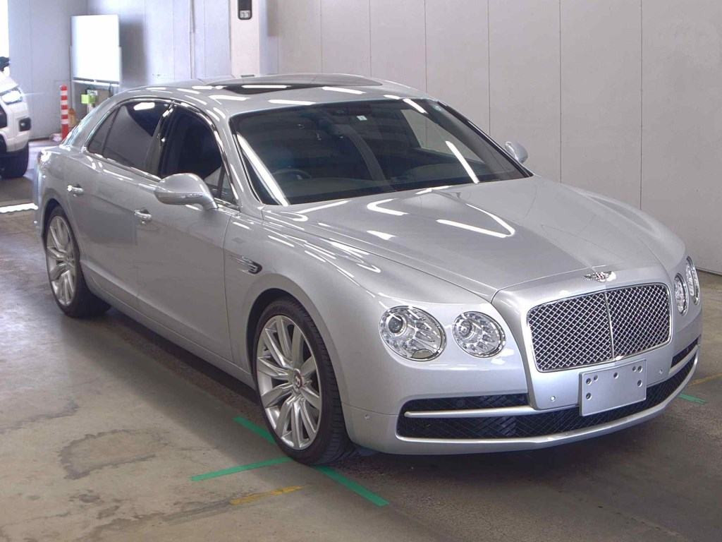 Bentley Flying 2015 z aukcji japońskiej