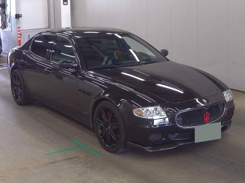 Maserati Quattroporte 2008 z aukcji japońskiej