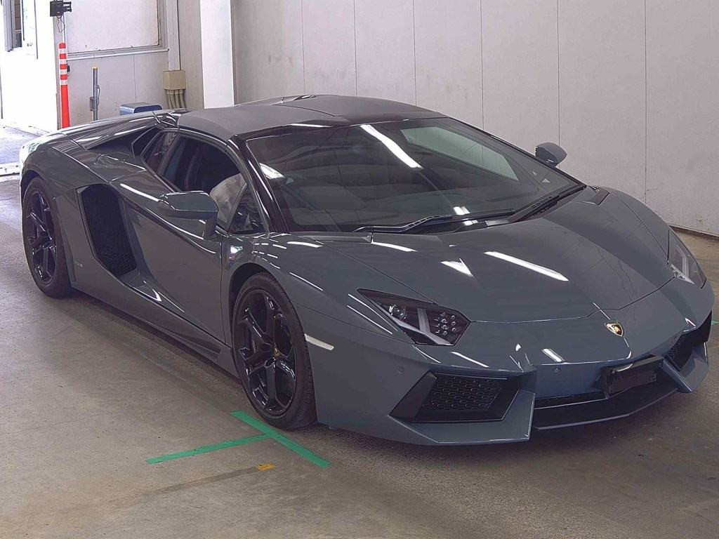 Lamborghini Aventador 2015 з японського аукціону