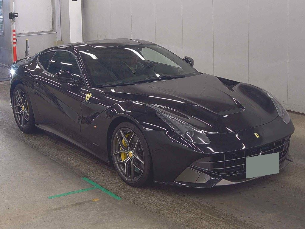 Ferrari F12 2015 z aukcji japońskiej