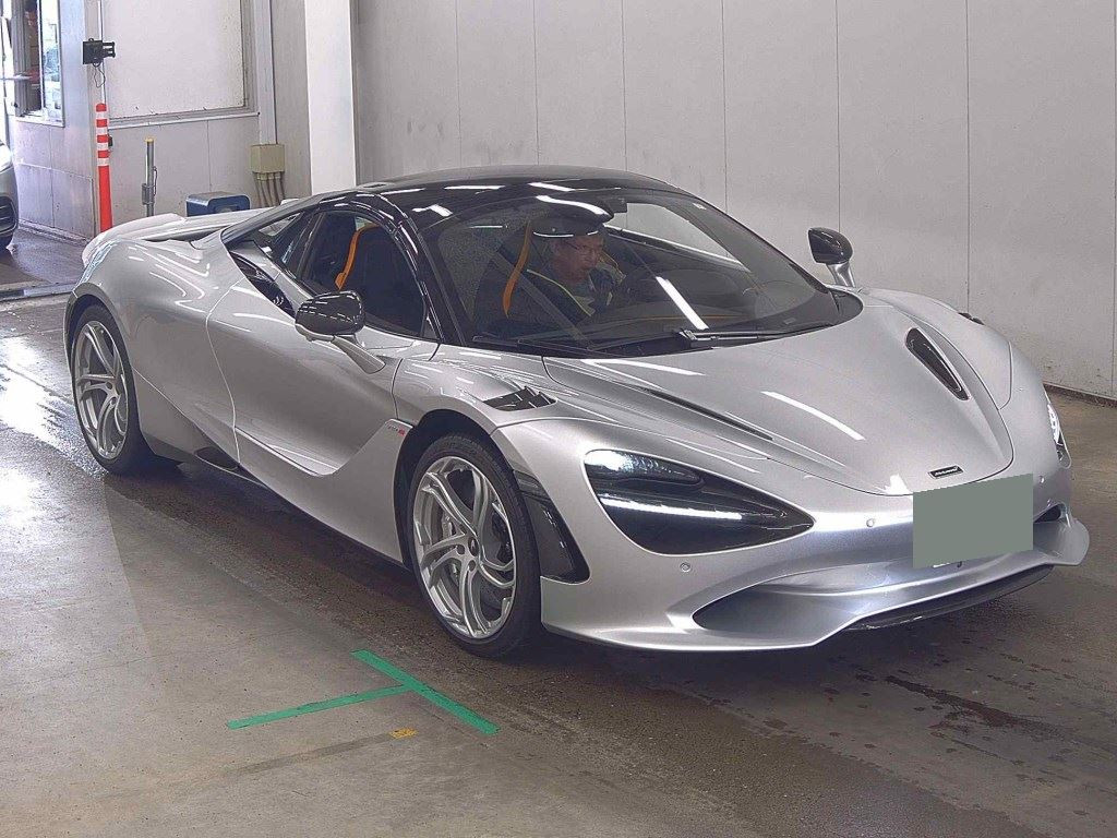 Mclaren 750S 2024 z aukcji japońskiej