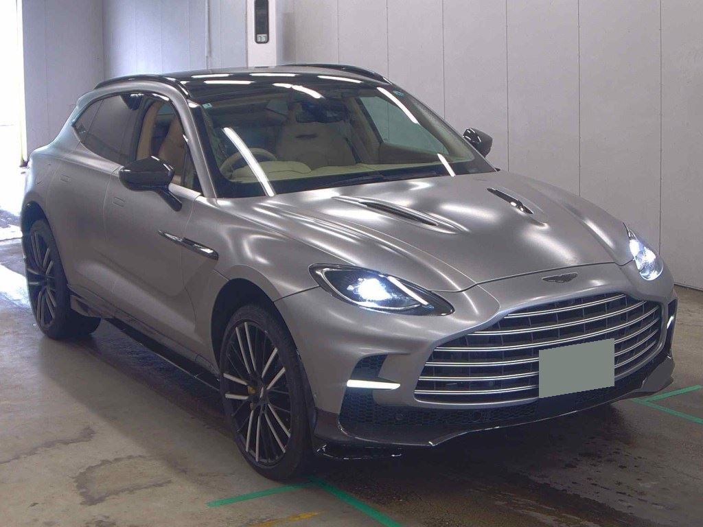 Aston Martin DBX 2023 z aukcji japońskiej