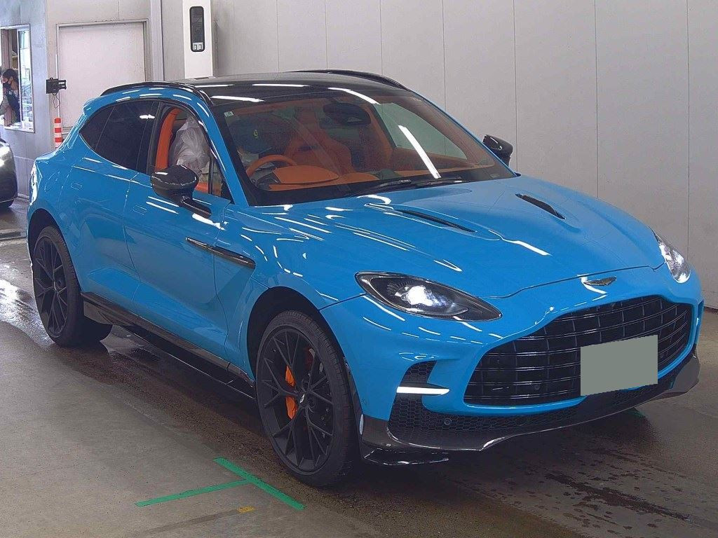 Aston Martin DBX 2025 z aukcji japońskiej