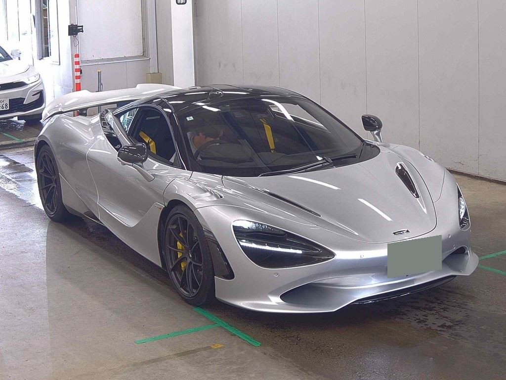 Mclaren 750S 2024 z aukcji japońskiej