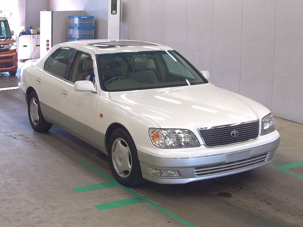 Toyota UCF20 1998 z aukcji japońskiej