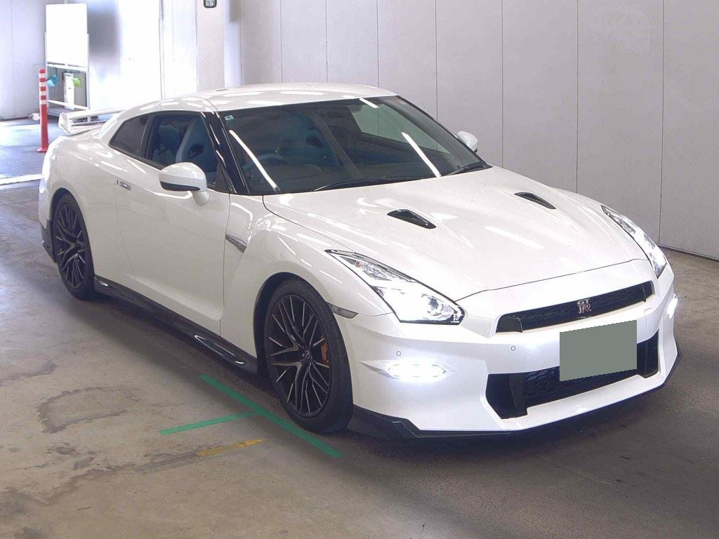 Nissan GT-R 2024 z aukcji japońskiej