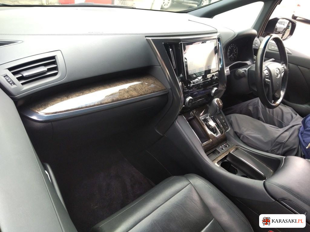 2019 Toyota AYH30W Executive Lounge 5