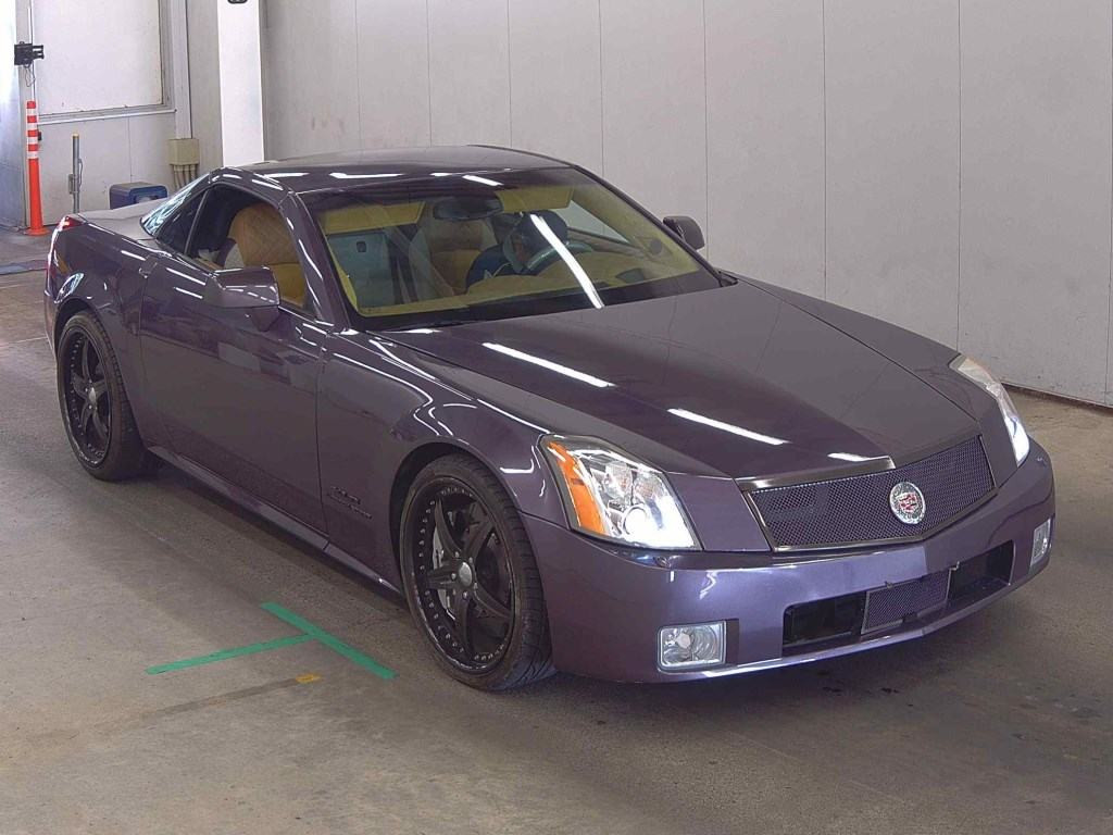 Cadillac XLR 2004 z aukcji japońskiej