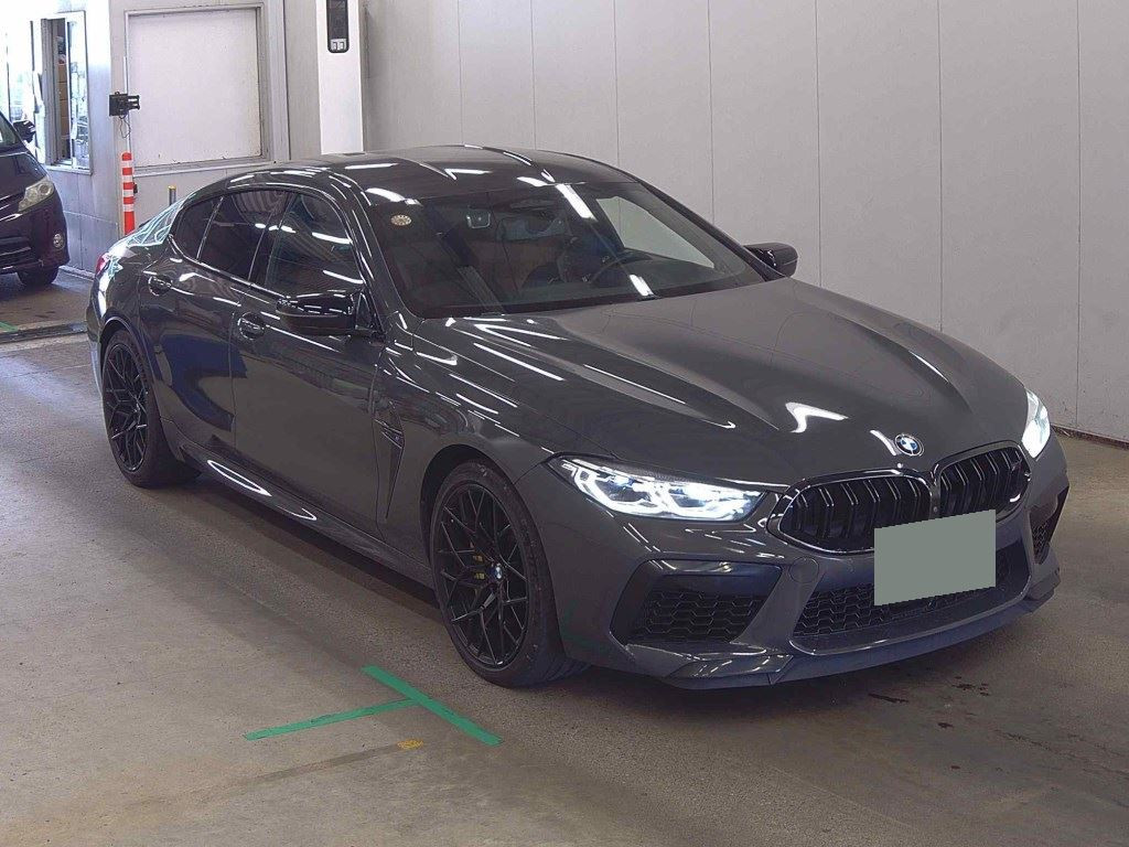 BMW M8 Gran Coupe 2020 z aukcji japońskiej