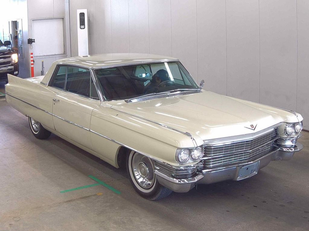Cadillac De Ville 1997 z aukcji japońskiej