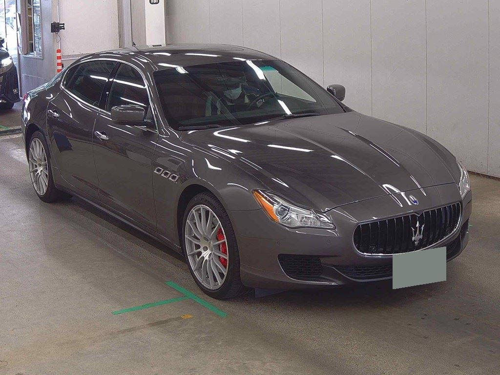 Maserati Quattroporte 2017 z aukcji japońskiej