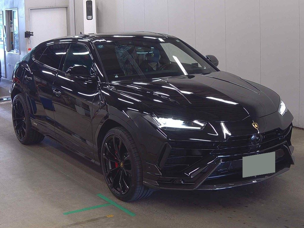 Lamborghini Urus 2024 z aukcji japońskiej