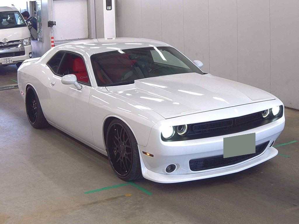 Dodge Challenger 2016 z aukcji japońskiej