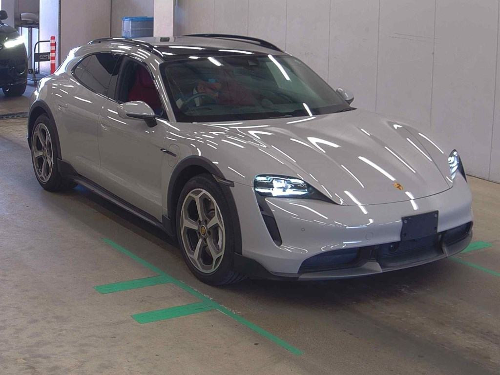 Porsche Taycan 2022 з японського аукціону
