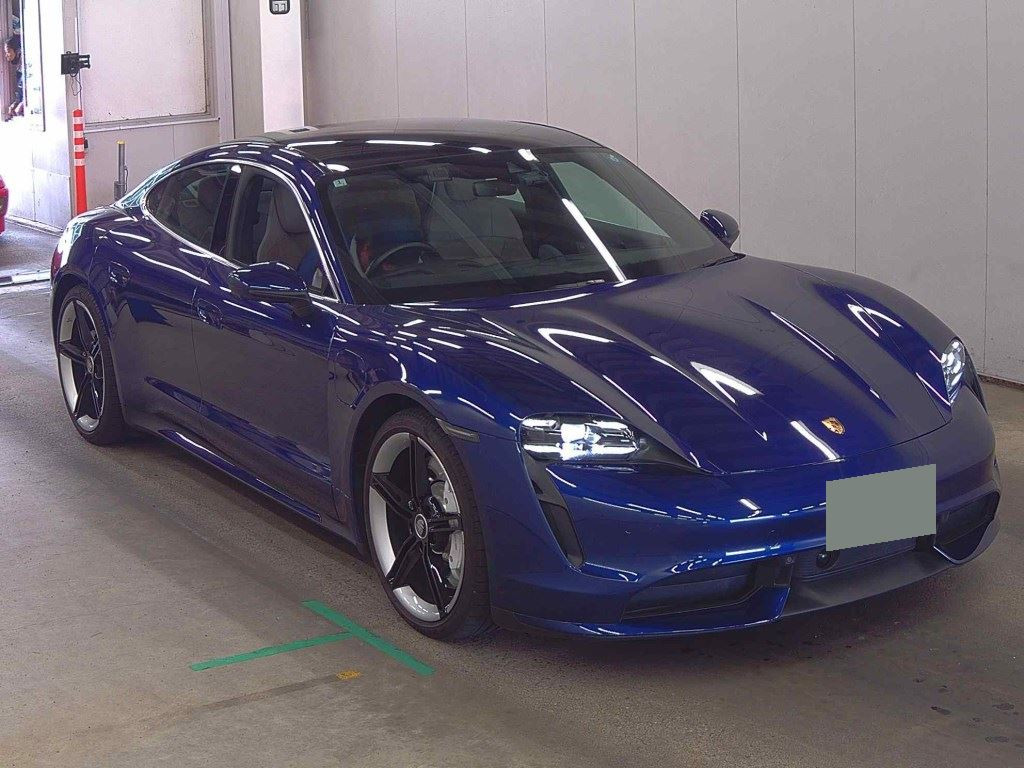 Porsche Taycan 2022 з японського аукціону