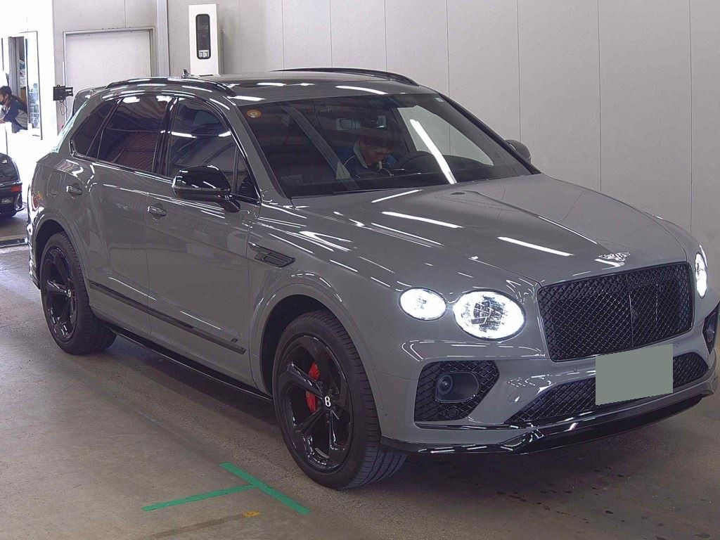 Bentley Bentayga 2023 z aukcji japońskiej