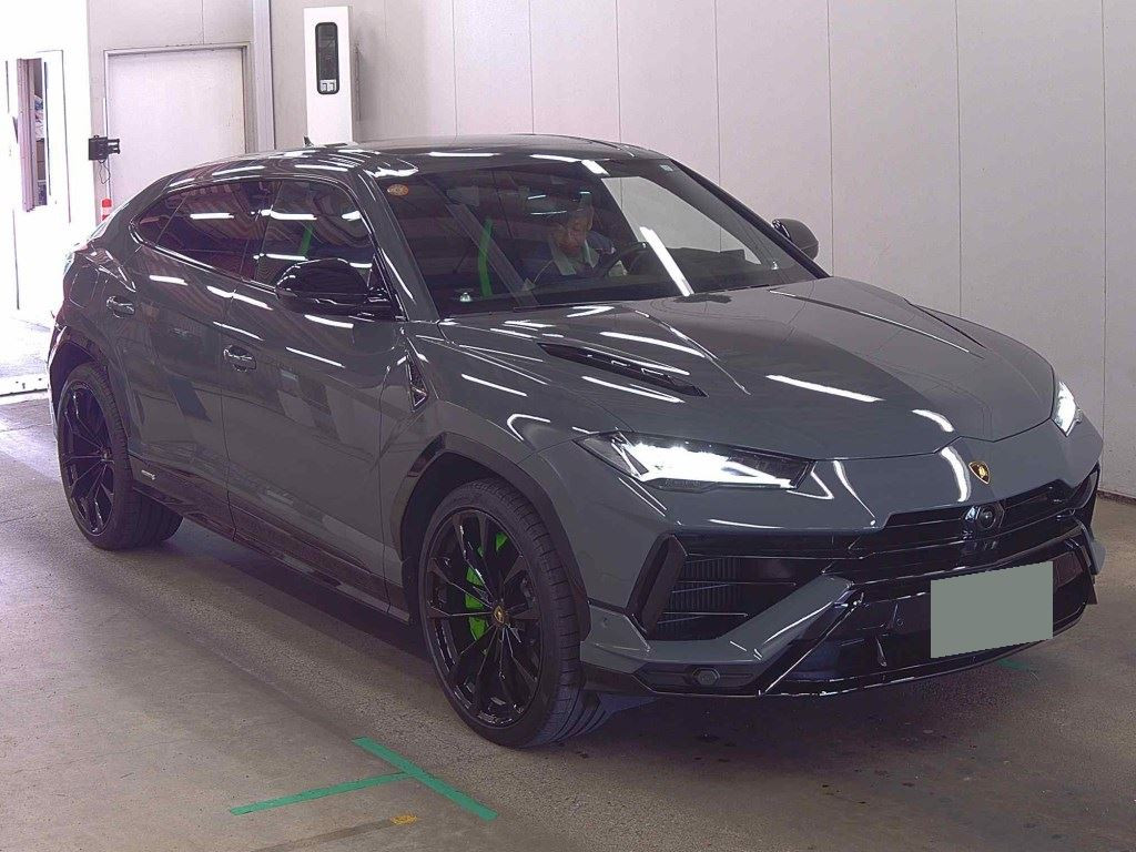 Lamborghini Urus 2023 z aukcji japońskiej