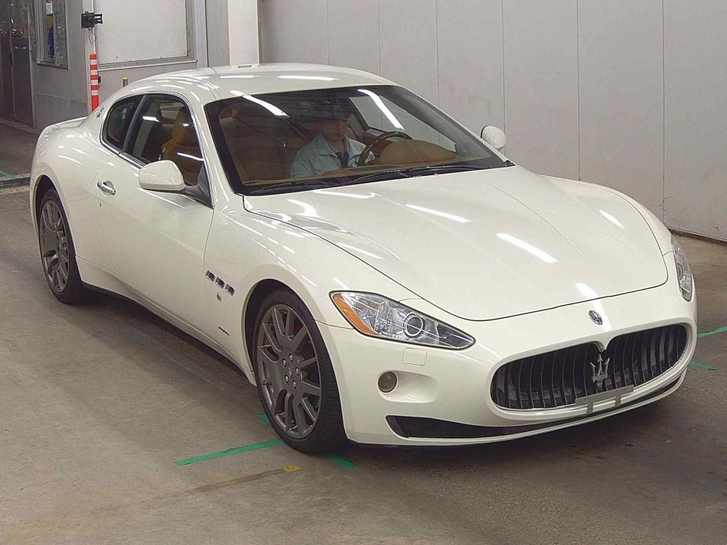 Maserati Granturismo 2009 z aukcji japońskiej