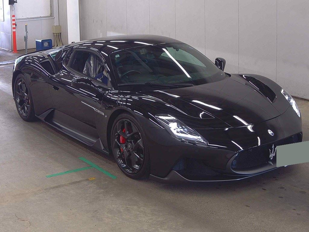 Maserati MC20 2022 z aukcji japońskiej