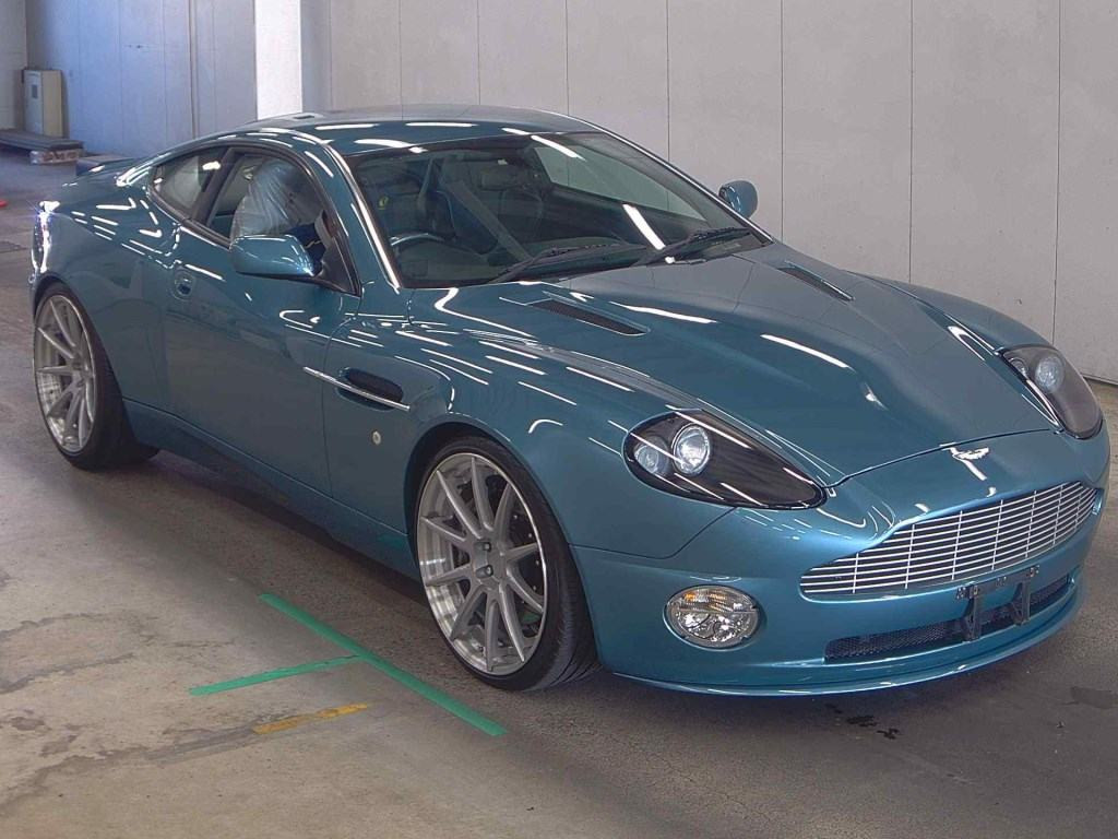 Aston Martin V12 Vanquish 2003 z aukcji japońskiej