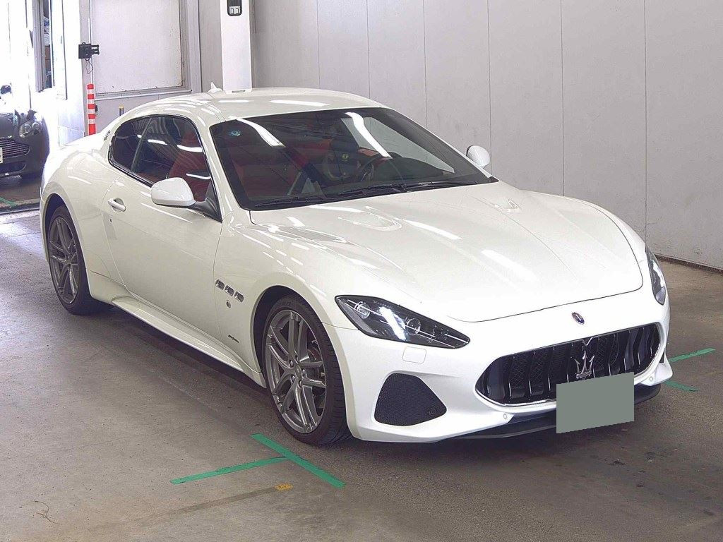 Maserati Granturismo 2019 z aukcji japońskiej