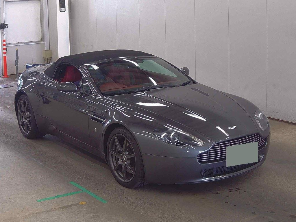 Aston Martin V8 Vantage 2009 z aukcji japońskiej