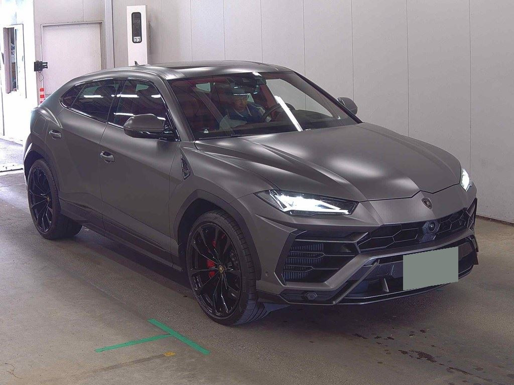 Lamborghini Urus 2021 z aukcji japońskiej