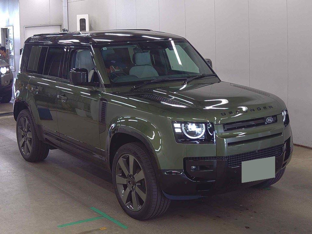 Land Rover Defender 2026 z aukcji japońskiej