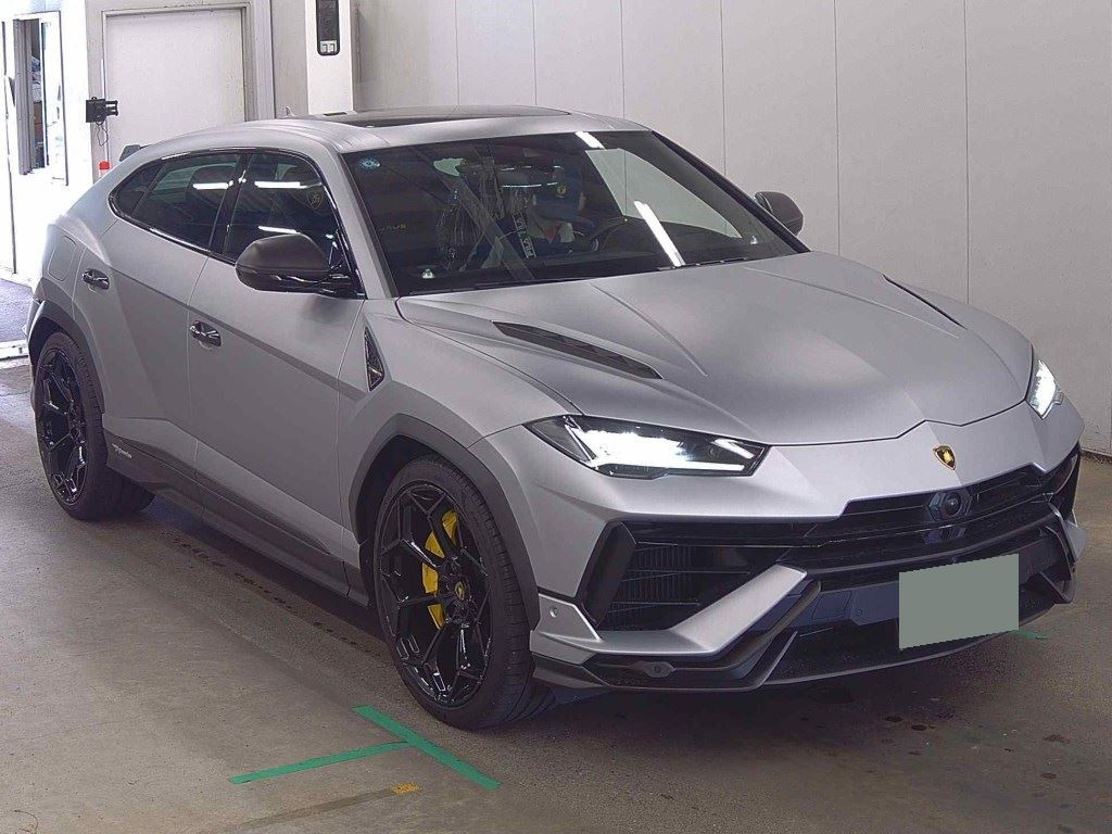 Lamborghini Urus 2025 z aukcji japońskiej