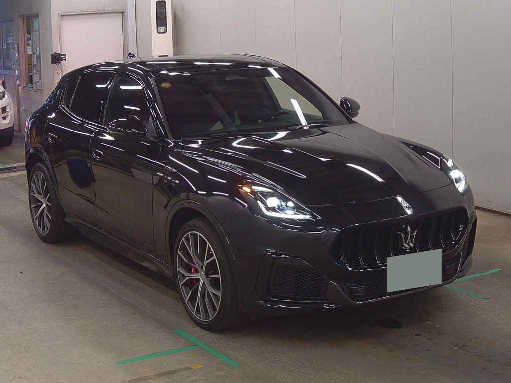 Maserati Grecale 2023 з японського аукціону