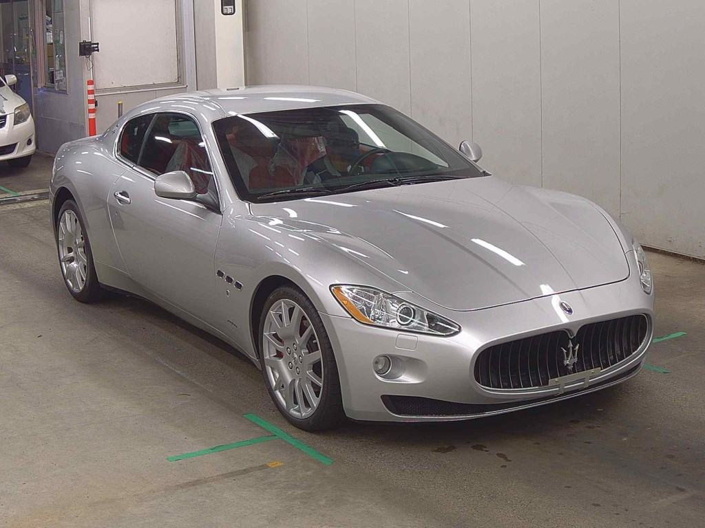 Maserati Granturismo 2008 z aukcji japońskiej