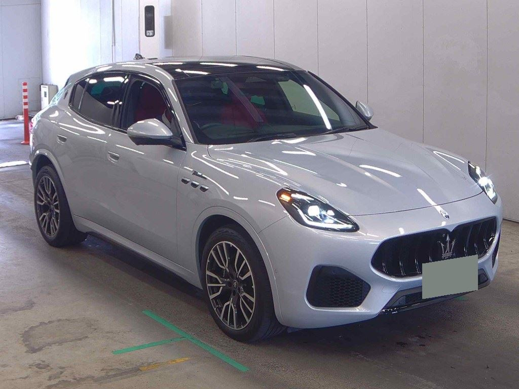 Maserati Grecale 2023 з японського аукціону