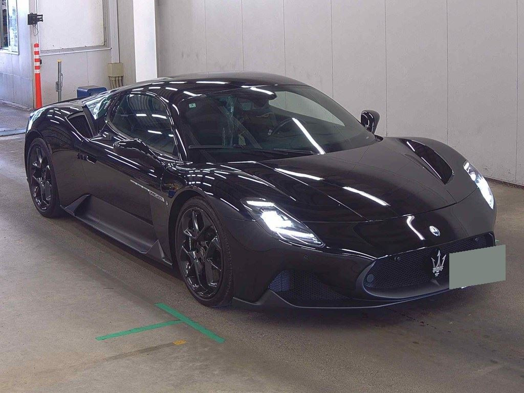 Maserati MC20 2022 z aukcji japońskiej