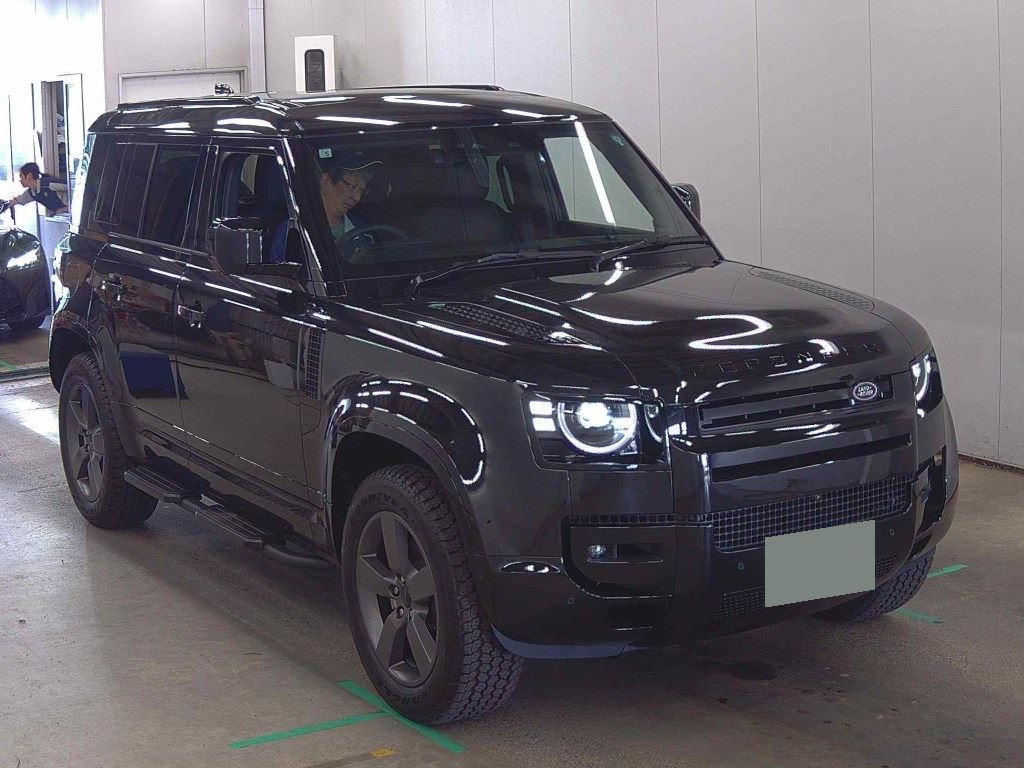 Land Rover Defender 2026 z aukcji japońskiej