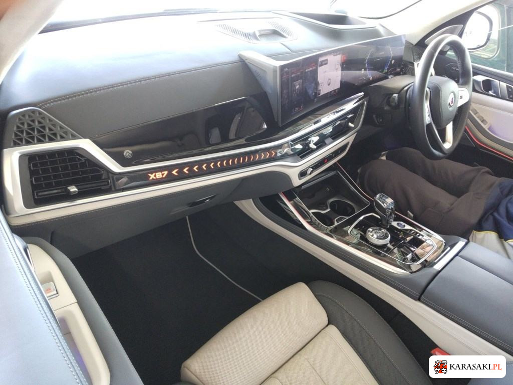 2023 BMW Alpina XB7 4WD 5