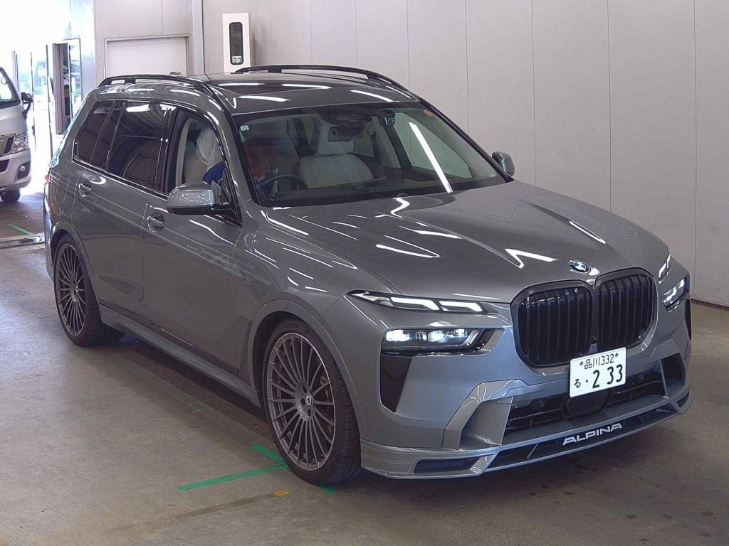 BMW Alpina XB7 2023 z aukcji japońskiej