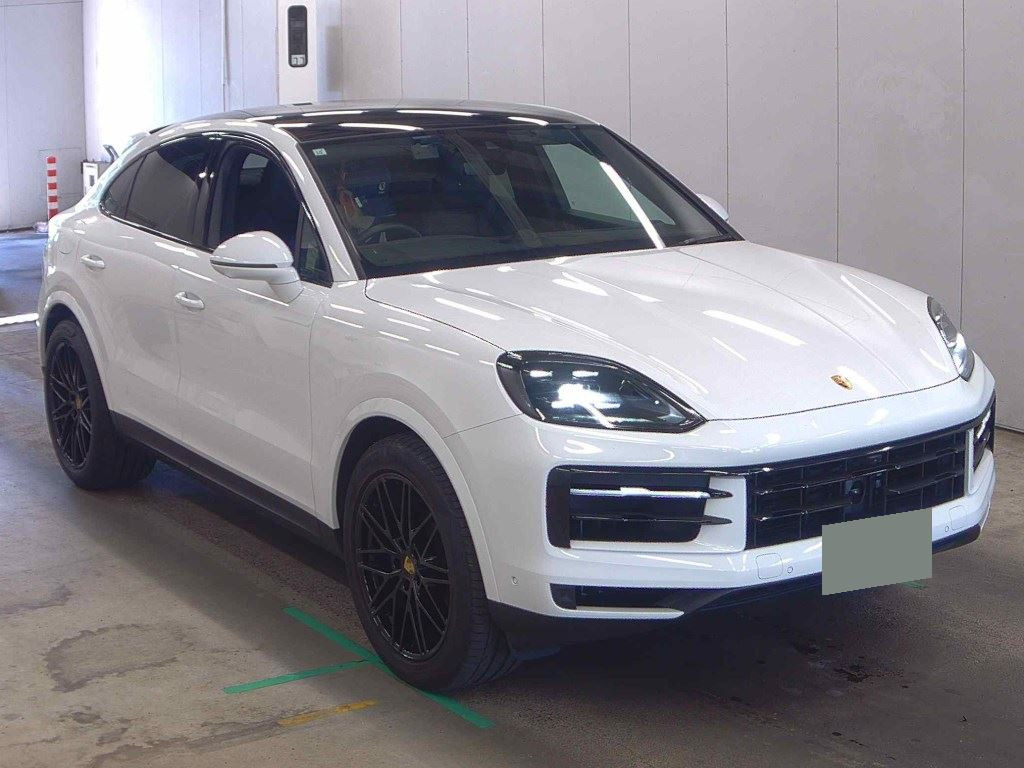 Porsche Cayenne Coupe 2023 з японського аукціону
