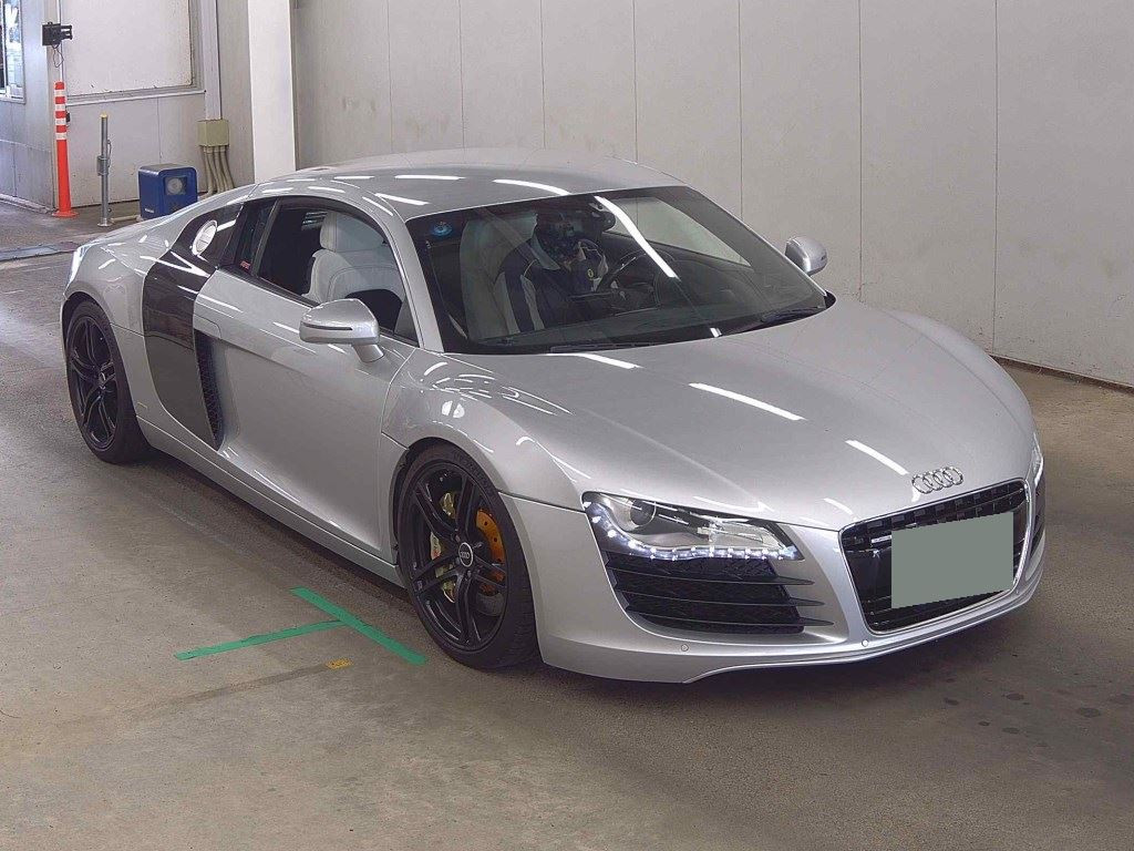 Audi R8 2009 z aukcji japońskiej