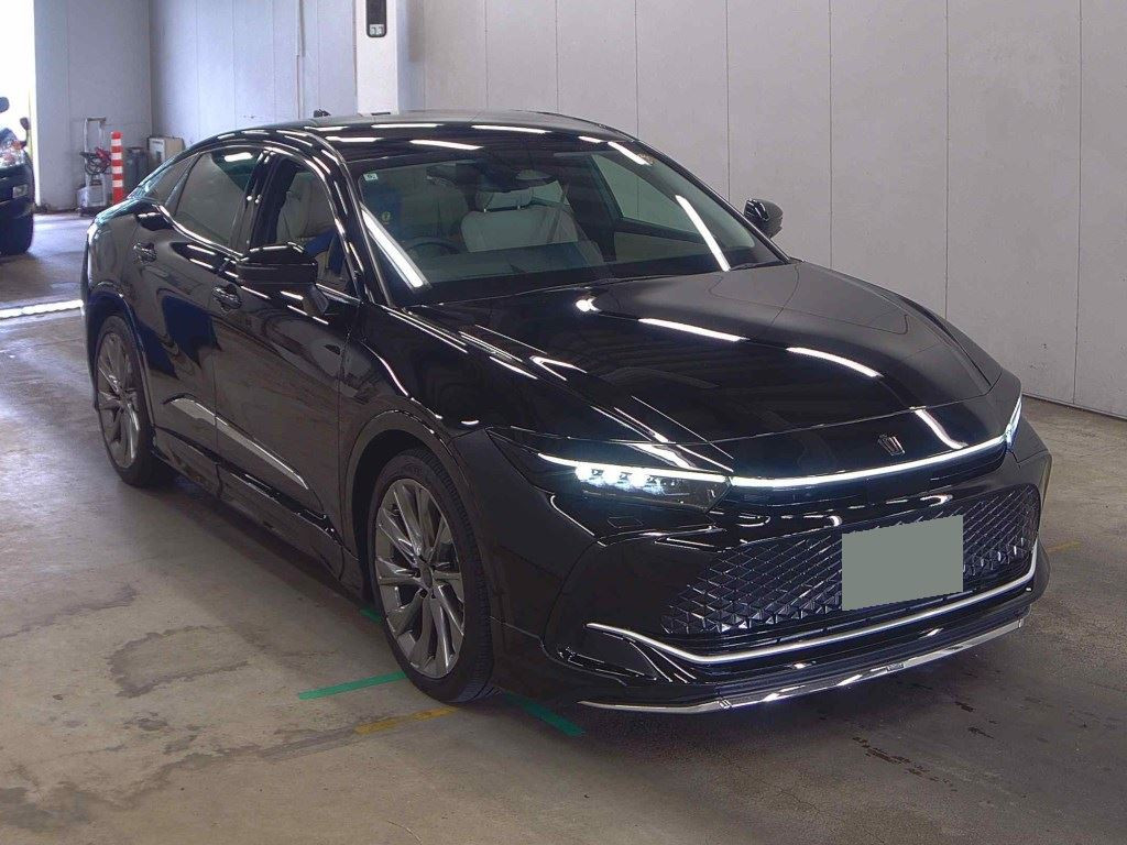 Toyota Crown Crossover 2024 z aukcji japońskiej
