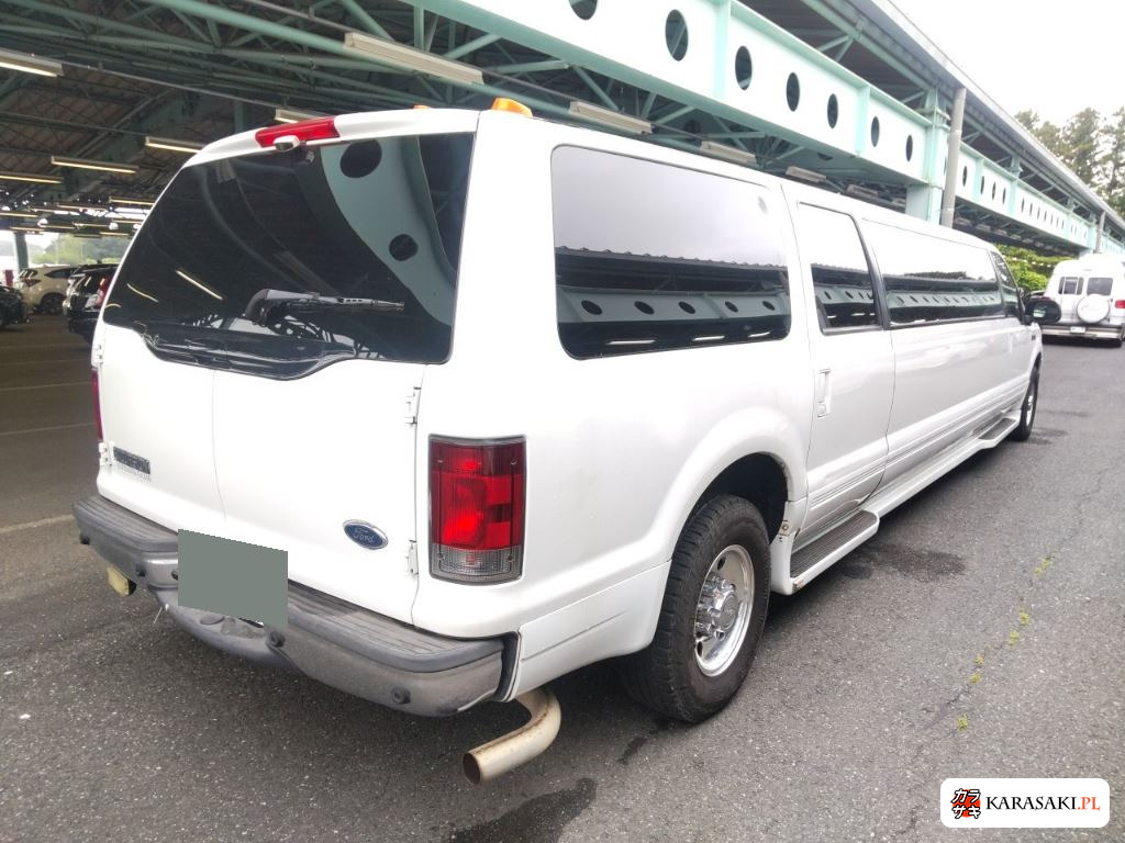 2005 Ford Excursion 4
