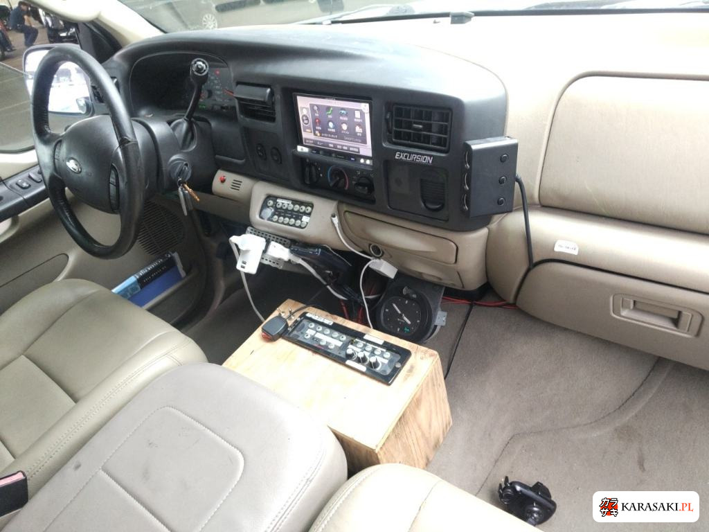 2005 Ford Excursion 5