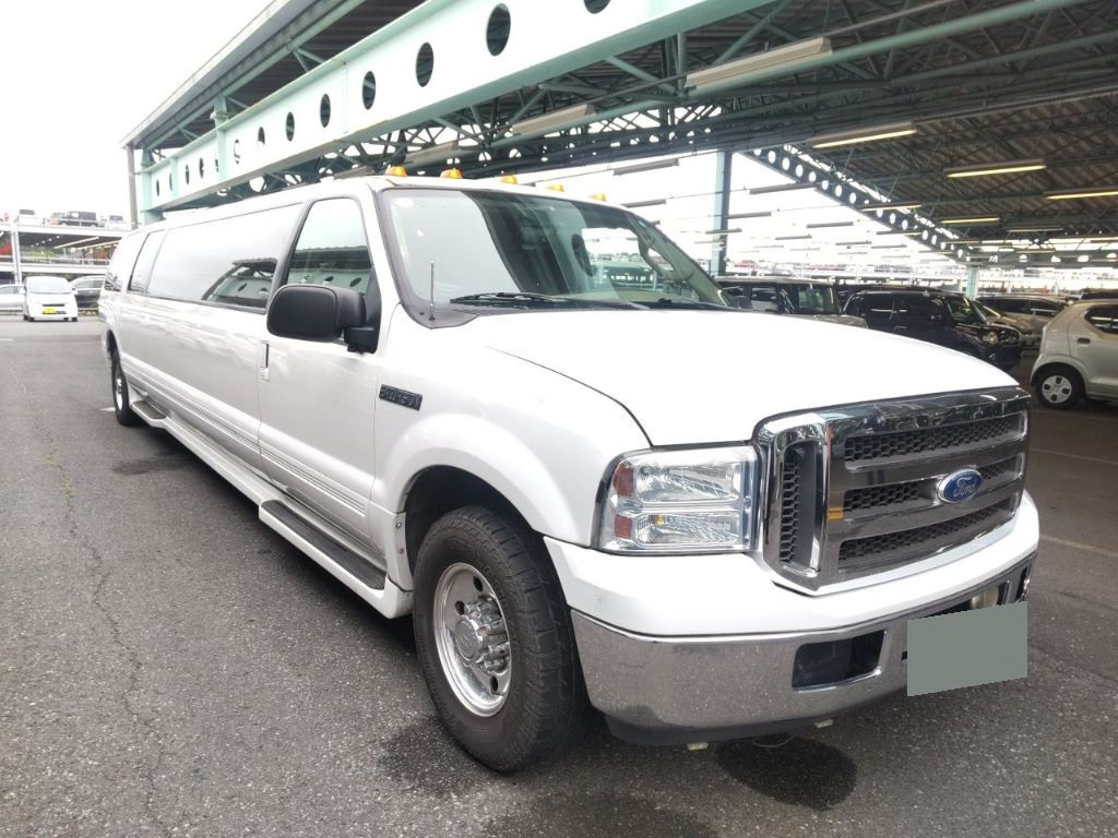 Ford Excursion 2005 z aukcji japońskiej
