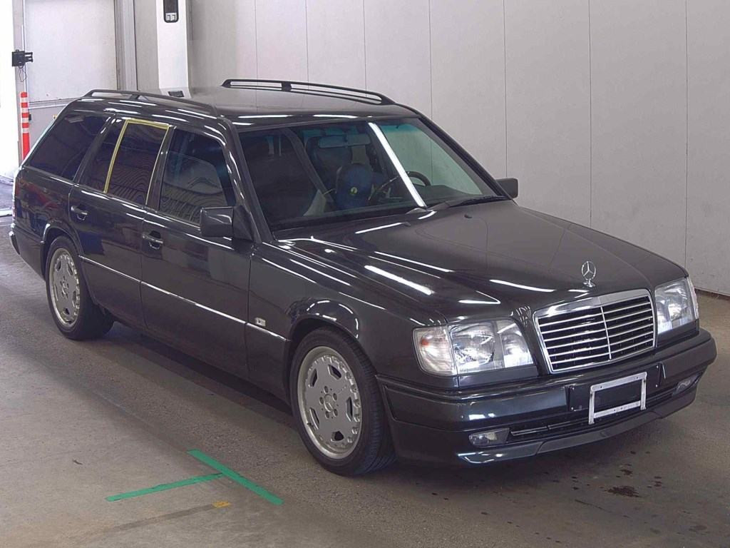 Mercedes Benz E-Class Stationwagon 1994 z aukcji japońskiej